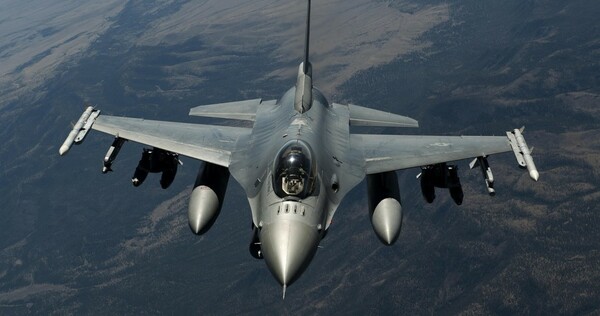 Επιχείρηση «Hook»: Ελληνικά F-16 συνοδεύουν αμερικανικά βομβαρδιστικά