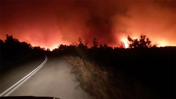 Μαίνεται η μεγάλη πυρκαγιά στον Έβρο - Πολλές εστίες σε ακτίνα χιλιομέτρων