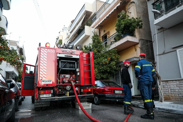 Τραγωδία στα Καμίνια: Μία νεκρή γυναίκα από φωτιά σε διαμέρισμα