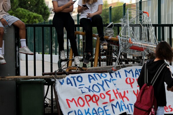 Αυτοί οι «εγκάθετοι», μικρομέγαλοι καταληψίες