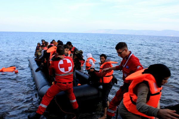 Ερυθρός Σταυρός: Μια ψηφιακή έκθεση γιορτάζει έναν αιώνα παρουσίας του στην Ελλάδα