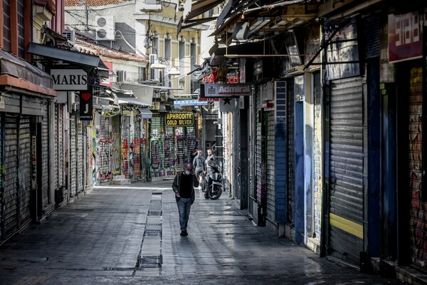 Κορωνοϊός: Η ραγδαία αύξηση θανάτων και διασωληνωμένων απομακρύνει την άρση του lockdown