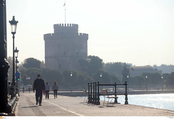 Διευθυντής ΜΕΘ Παπανικολάου: Δεν περιγράφεται αυτό που ζούμε - Τζελέπης: «Το Ιπποκράτειο έχει πληρότητα 100%»