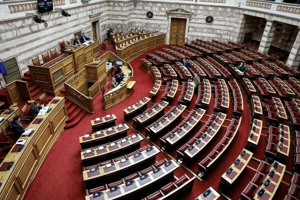 Κορωνοϊός: Πέθανε ο γιατρός της Βουλής, Γιάννης Μητρόπουλος