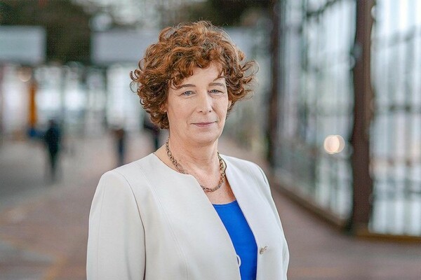 Απόφαση ορόσημο στο Βέλγιο: Η transgender, Πέτρα ντε Σούτερ, διορίστηκε αναπληρώτρια πρωθυπουργός