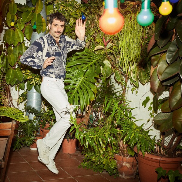 Ελληνική Queer Pop: Η μουσική που ξεβολεύει το κοιμισμένο σύστημα
