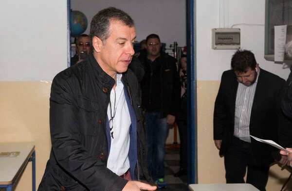 Ο Σταύρος Θεοδωράκης ψήφισε κάνοντας λόγο για τιμωρία σε Νέα Δημοκρατία και ΠΑΣΟΚ