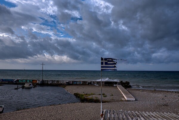 Καιρός: Συννεφιά και τοπικές βροχές σήμερα- Πού θα εκδηλωθούν καταιγίδες