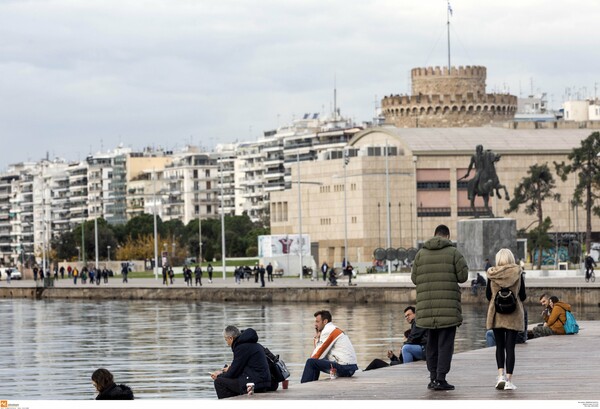 Σύσκεψη υπό τον πρωθυπουργό για τον κορωνοϊό - Καμπανάκι Τσιόδρα για Θεσσαλονίκη