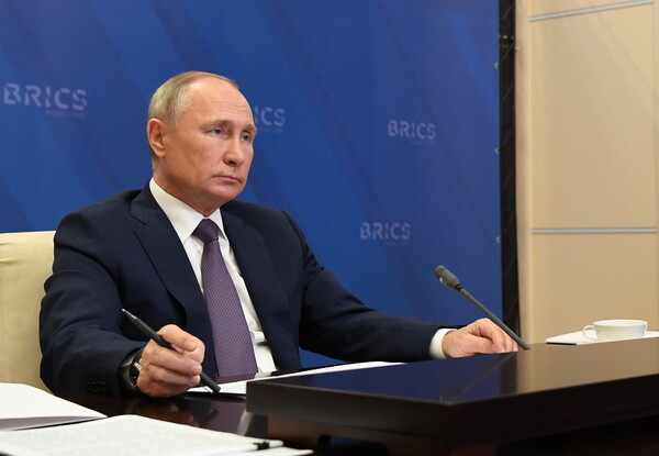Ο Βλαντιμίρ Πούτιν εξήγησε γιατί δεν έχει συγχαρεί ακόμη τον Τζο Μπάιντεν