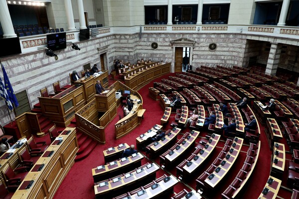 Στη Βουλή η τροπολογία για τα αναδρομικά των συνταξιούχων του δημοσίου- 500 εκατ. ευρώ