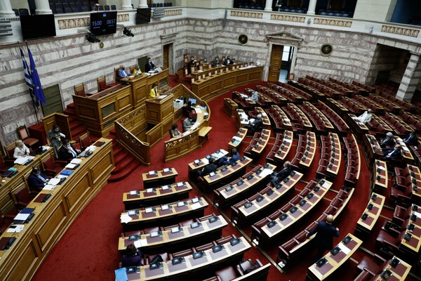 Υπερψηφίστηκε το νομοσχέδιο για την ψηφιακή διακυβέρνηση - Αναλυτικά τι περιλαμβάνει