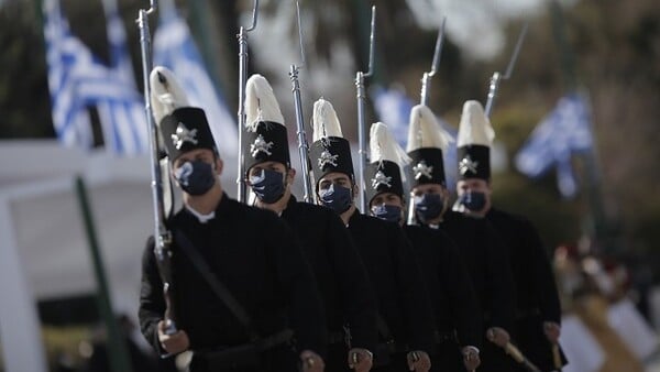 1821-2021: Η μεγάλη στρατιωτική παρέλαση στο Σύνταγμα για την 25η Μαρτίου