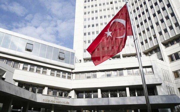 Επίθεση του τουρκικού ΥΠΕΞ στην Ελλάδα για τη σύλληψη του γραμματέα του προξενείου στη Ρόδο