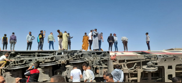 Σύγκρουση τρένων στην Αίγυπτο: Πάνω από 30 νεκροί και δεκάδες τραυματίες (Βίντεο)