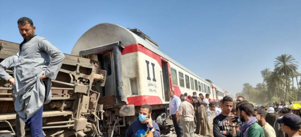 Σύγκρουση τρένων στην Αίγυπτο: Πάνω από 30 νεκροί και δεκάδες τραυματίες (Βίντεο)