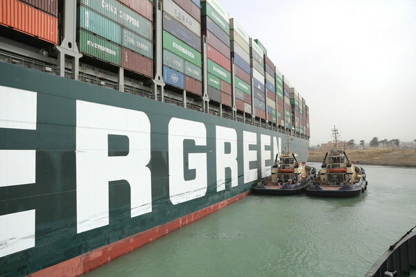 Διώρυγα του Σουέζ: Το πλοίο που «φράκαρε» την παγκόσμια οικονομία είχε ξαναμπλοκάρει λιμάνι