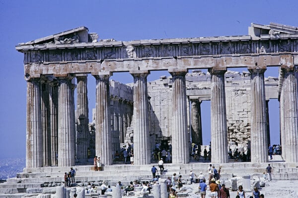 acropolis tourists