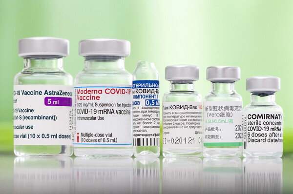 Γερμανία: Πρώτη δόση εμβολίου με AstraZeneca και δεύτερη με Pfizer