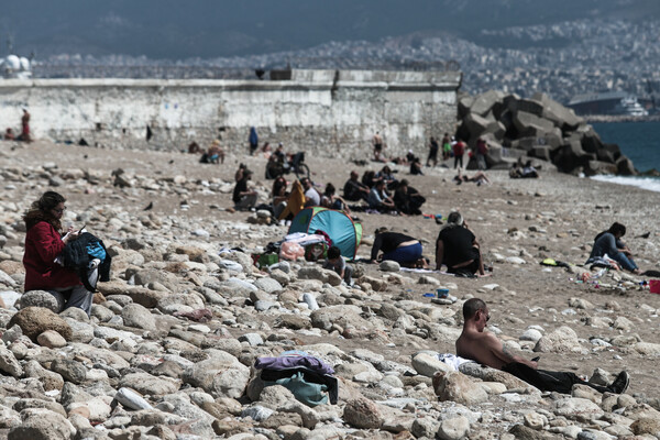 Lockdown: Διαδημοτικές μετακινήσεις και «ανάσα» σε παραλίες και πάρκα για τους Αθηναίους