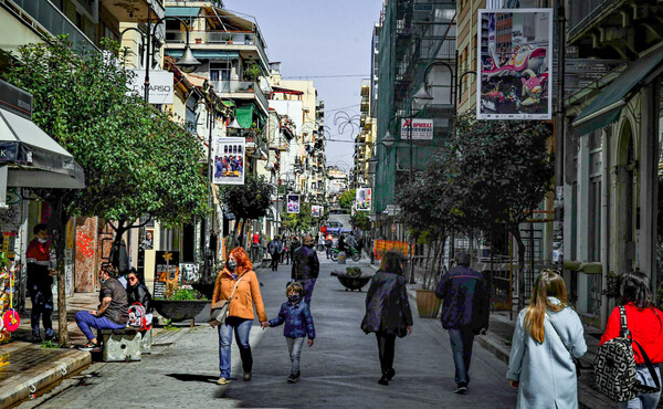 Αποζημίωση 5.000€ των εμπόρων σε Θεσσαλονίκη, Αχαΐα και Κοζάνη ζητούν τρεις περιφερειάρχες