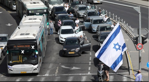 Το Ισραήλ «ακινητοποιήθηκε» για δύο λεπτά της ώρας κατά την Ημέρα του Ολοκαυτώματος