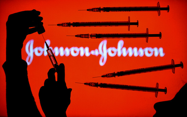 Η Johnson & Johnson ξεκινά παραδόσεις του εμβολίου στην ΕΕ - Την Τετάρτη στην Ελλάδα