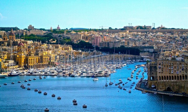 Η Μάλτα «πληρώνει» τους τουρίστες που θα την επισκεφθούν το καλοκαίρι