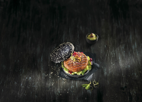 Mega Meatless: Burger Ζουμερό, χορταστικό, υγιεινό. Αυτή είναι η plant based εκδοχή του αγαπημένου σου πιάτου 