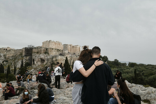 Φωτογραφίες: Ουρές στην Ακρόπολη- Πολλοί επισκέπτες σε αρχαιολογικούς χώρους στην Παγκόσμια Ημέρα Μνημείων