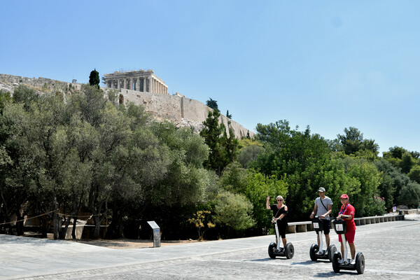 Τουρισμός: Από σήμερα το «κρας τεστ» - Χωρίς καραντίνα επισκέπτες από την ΕΕ και 5 ακόμη χώρες 