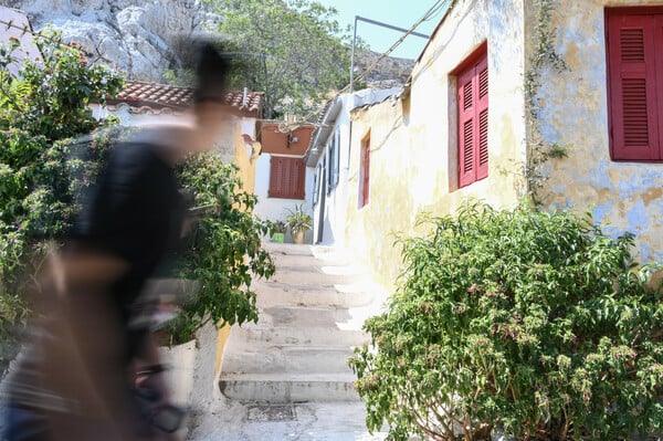 Συμφωνία ΑΑΔΕ με Airbnb, Booking και VRBO - Πώς θα εντοπίζονται υποθέσεις φοροδιαφυγής