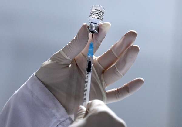 Υπουργείο Υγείας: Εκ παραδρομής τα μηνύματα ακύρωσης εμβολιασμού – Πώς ορίζονται τα νέα ραντεβού