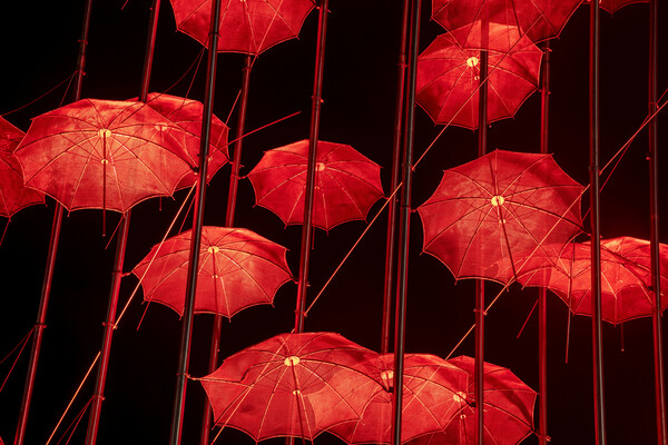 Κόκκινες οι «Ομπρέλες» του Ζογγολόπουλου στη Θεσσαλονίκη