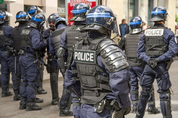 Γαλλία: Πυροβολισμοί στην Αβινιόν - Νεκρός ένας αστυνομικός 