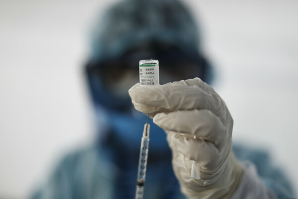 ΠΟΥ: Έγκριση για επείγουσα χρήση του κινεζικού εμβολίου της Sinopharm κατά του κορωνοϊού