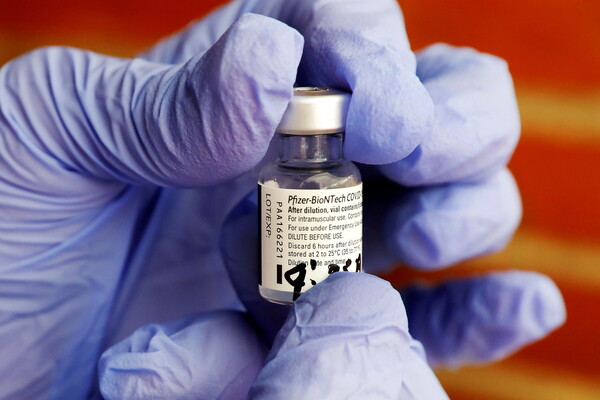 Φον ντερ Λάιεν: Έκλεισε η συμφωνία με την Pfizer για έως 1,8 δισ. εμβόλια μέχρι το 2023
