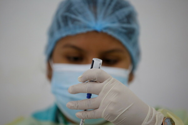 Ιταλία: 23χρονη έλαβε κατά λάθος έξι δόσεις του εμβολίου Pfizer-BioNTech 