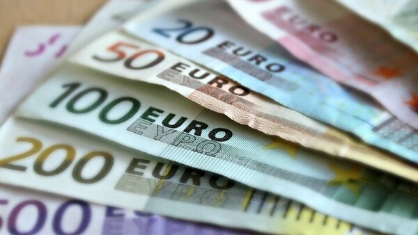 Αύξηση του κατώτατου μισθού κατά 159 ευρώ ζητά το ΙΝΕ ΓΣΕΕ