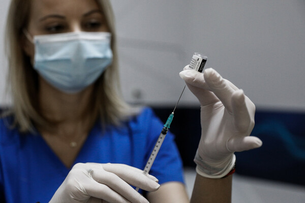 Εμβολιασμός: Μία δόση σε όσους έχουν νοσήσει από κορωνοϊό 