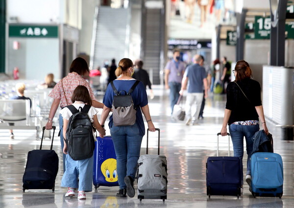 Η Ιταλία βάζει τέλος στην καραντίνα για τους ευρωπαίους τουρίστες