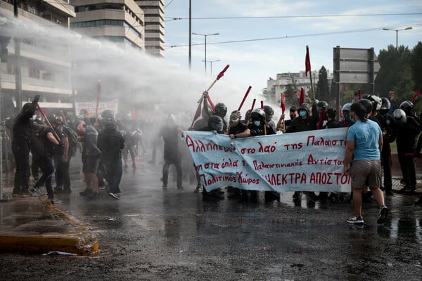 Ένταση έξω από την πρεσβεία του Ισραήλ στο Ψυχικό [ΦΩΤΟΓΡΑΦΙΕΣ]