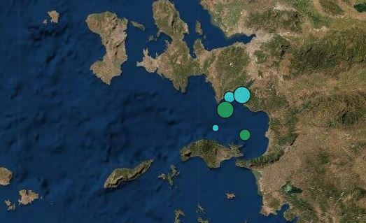 ¡Oye! 50+  Listas de Σαμοσ! Σε πλήρη εξέλιξη παραμένει η φωτιά στη σάμο στην περιοχή νεράκι κοντά στη μονή βροντά στους βουρλιώτες.