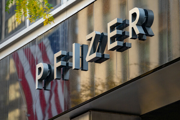 Pfizer: 700 θέσεις εργασίας στη Θεσσαλονίκη - Επένδυση 100 εκατ. ευρώ στο δεύτερο hub