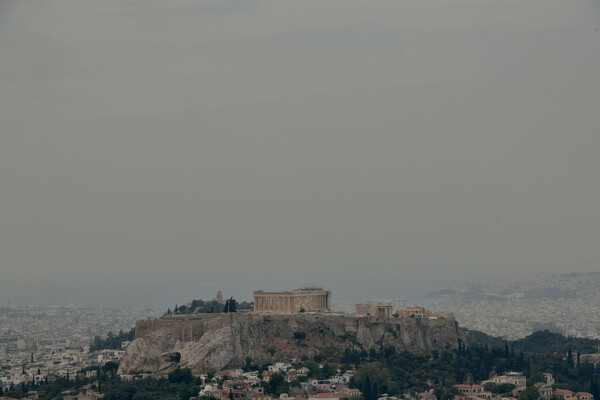 Φωτιά στο Σχίνο Κορινθίας: Εκκενώνονται νέοι οικισμοί - Το SMS από το 112- Μάχη να μην φτάσει στα Μέγαρα