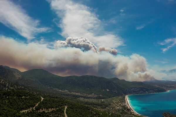 Φωτιά στο Σχίνο Κορινθίας: Νέο μήνυμα από το 112 - Εκκένωση του οικισμού Αιγειρούσες – Ντουράκος 