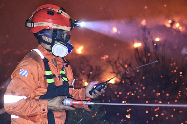 Χαρδαλιάς: Live ενημέρωση για την πυρκαγιά στην Κορινθία