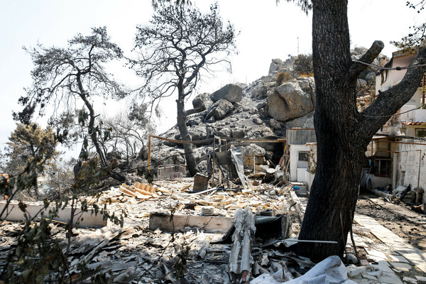 Φωτιά στο Σχίνο Κορινθίας: Καλύτερη η εικόνα, σε επιφυλακή η Πυροσβεστική - Πρώτη αποτίμηση της καταστροφής αύριο
