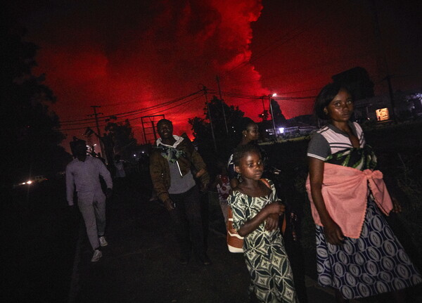 Νιραγκόνγκο: Εξερράγη αιφνιδιαστικά ένα από τα πιο ενεργά ηφαίστεια στον κόσμο - Συγκλονιστικές εικόνες