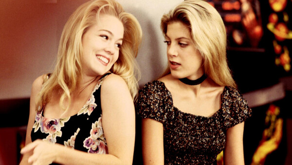 Τζένι Γκαρθ εναντίον Beverly Hills, 90210: «Μου έμαθε να απειλούμαι από άλλες γυναίκες»